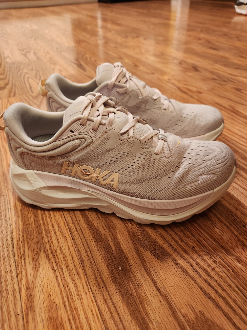 HOKA WIDE Gaviota 6 Running Shoes